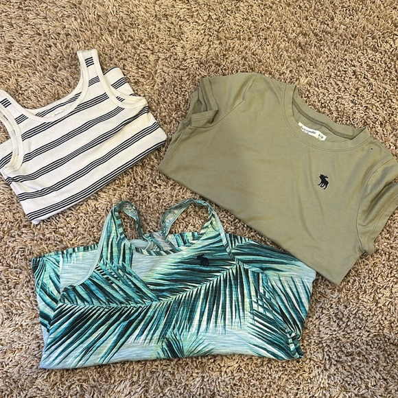 3 Abercrombie tops girls 9/10 - Picture 1 of 5